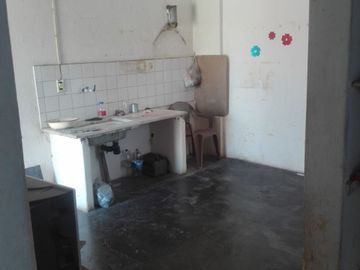 VENTA CASA A REFACCIONAR BARRIO COLON