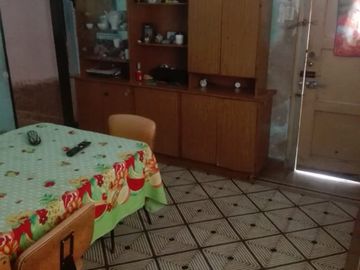 VENTA CASA A REFACCIONAR BARRIO COLON