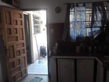 VENTA CASA A REFACCIONAR BARRIO COLON
