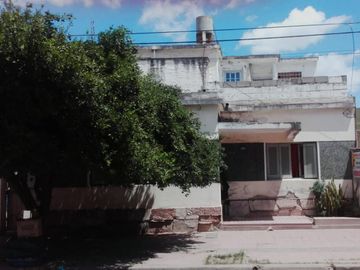 VENTA CASA A REFACCIONAR BARRIO COLON