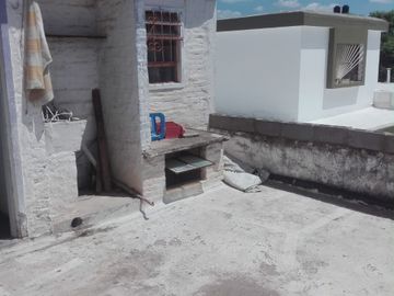 VENTA CASA A REFACCIONAR BARRIO COLON