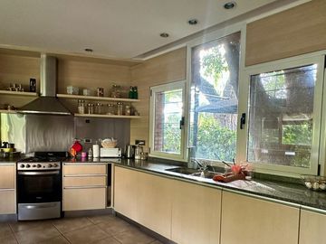 Venta casa 4 ambientes Hurlingham barrio Ingles