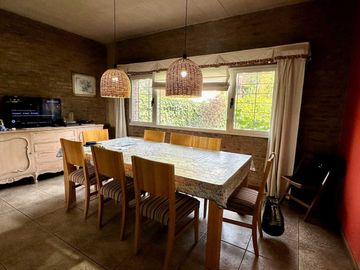 Venta casa 4 ambientes Hurlingham barrio Ingles