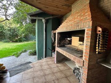 Venta casa 4 ambientes Hurlingham barrio Ingles