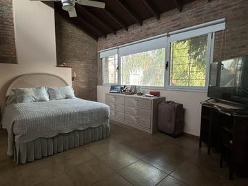 Venta casa 4 ambientes Hurlingham barrio Ingles