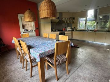 Venta casa 4 ambientes Hurlingham barrio Ingles