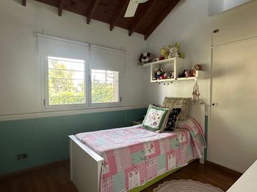 Venta casa 4 ambientes Hurlingham barrio Ingles