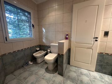 Venta casa 4 ambientes Hurlingham barrio Ingles
