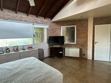 Venta casa 4 ambientes Hurlingham barrio Ingles