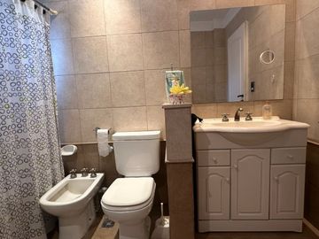 Venta casa 4 ambientes Hurlingham barrio Ingles