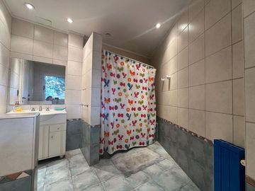 Venta casa 4 ambientes Hurlingham barrio Ingles