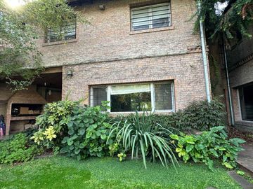 Venta casa 4 ambientes Hurlingham barrio Ingles