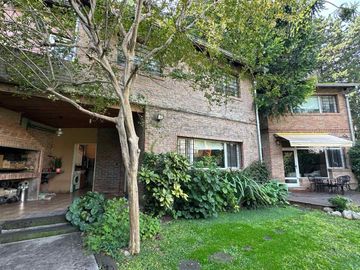 Venta casa 4 ambientes Hurlingham barrio Ingles