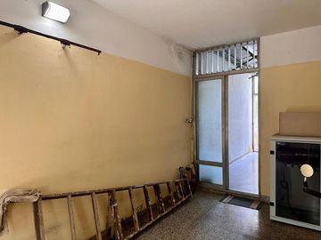 VENTA CASA A RECICLAR C/LOCAL AL FTE Y FONDO LIBRE