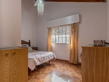 VENTA CASA 5 AMB RAMOS MEJIA- PERMUTA- FINANCIA