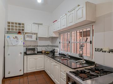 VENTA CASA 5 AMB RAMOS MEJIA- PERMUTA- FINANCIA