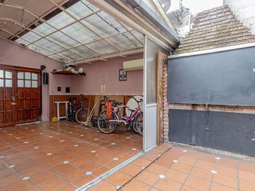 VENTA CASA 5 AMB RAMOS MEJIA- PERMUTA- FINANCIA
