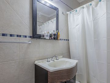 VENTA CASA 5 AMB RAMOS MEJIA- PERMUTA- FINANCIA