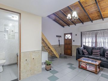 VENTA CASA 5 AMB RAMOS MEJIA- PERMUTA- FINANCIA
