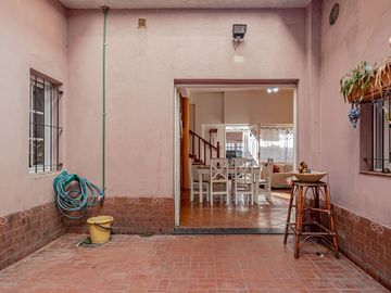 VENTA CASA 5 AMB RAMOS MEJIA- PERMUTA- FINANCIA