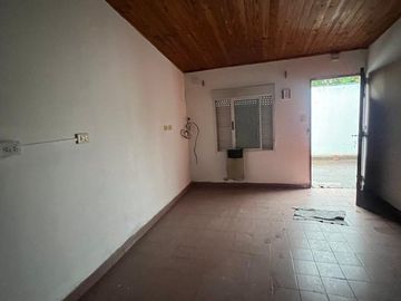 VENTA DEPARTAMENTOS EN BLOQUE CON PATIO VERDE