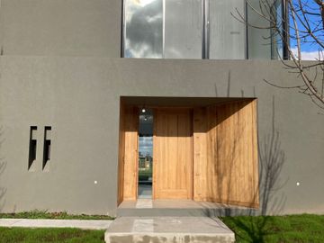 Casa a estrenar Barrio Privado Sto. Tomas, Pilar