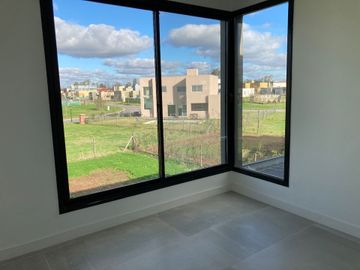 Casa a estrenar Barrio Privado Sto. Tomas, Pilar