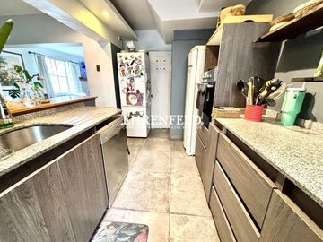 Sector Oriente, Viña del Mar. Casa remodelada en venta.
