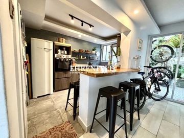 Sector Oriente, Viña del Mar. Casa remodelada en venta.