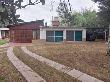 Casa en Anisacate con pileta y gran parque