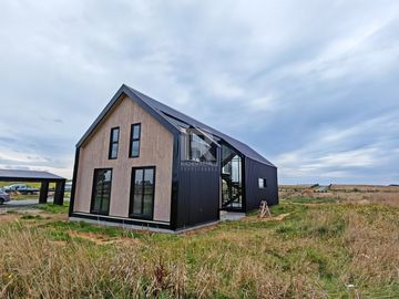 CASA NUEVA EN CONDOMINIO SENDEROS DEL BOSQUE, LLANQUIHUE