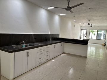 Casa en venta en Montes de Amé