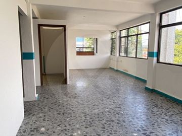 Casa uso de suelo en venta en Colinas del Lago