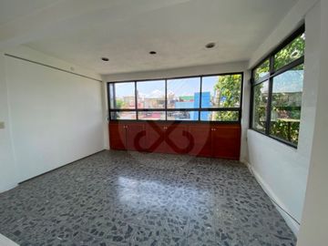 Casa uso de suelo en venta en Colinas del Lago