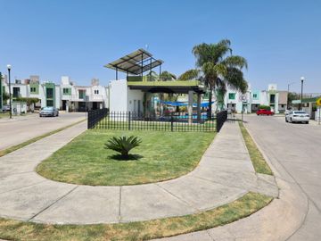 Casa en condominio en venta en Residencial Oasis