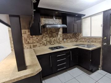 Se vende casa de 3 recamaras en Jardines de la Hacienda, Tonalá, Jalisco. $1,435,000