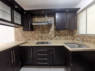 Se vende casa de 3 recamaras en Jardines de la Hacienda, Tonalá, Jalisco. $1,435,000