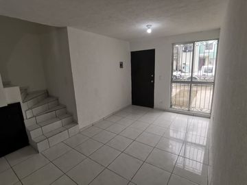 Se vende casa de 3 recamaras en Jardines de la Hacienda, Tonalá, Jalisco. $1,435,000
