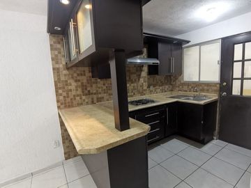 Se vende casa de 3 recamaras en Jardines de la Hacienda, Tonalá, Jalisco. $1,435,000