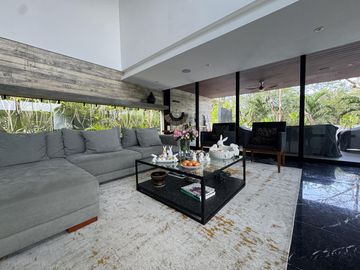 Casa  en venta en Yucatán Country Club ¨CASA MULIX”
