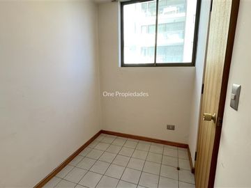 Departamento en Venta en Metro Manquehue | Departamento venta 3D2B y servicios buen precio | Las Condes