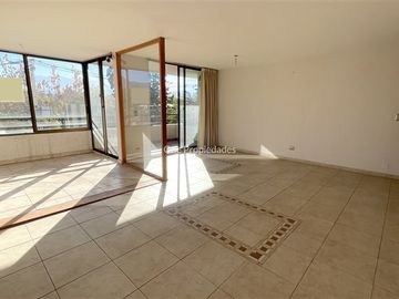 Departamento en Venta en Metro Manquehue | Departamento venta 3D2B y servicios buen precio | Las Condes