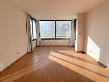 Departamento en Venta en Metro Manquehue | Departamento venta 3D2B y servicios buen precio | Las Condes