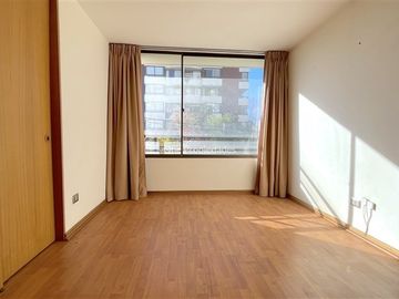 Departamento en Venta en Metro Manquehue | Departamento venta 3D2B y servicios buen precio | Las Condes