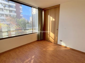 Departamento en Venta en Metro Manquehue | Departamento venta 3D2B y servicios buen precio | Las Condes