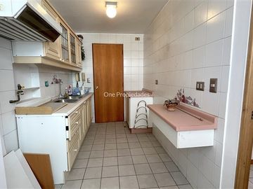 Departamento en Venta en Metro Manquehue | Departamento venta 3D2B y servicios buen precio | Las Condes