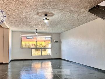 Casa en Venta en Pasaje 4 N° 297. Villa El Canelo