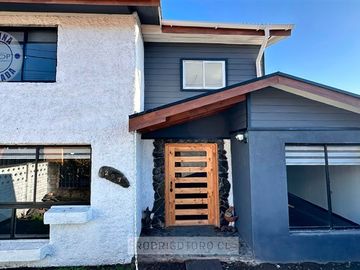 Casa en Venta en Pasaje 4 N° 297. Villa El Canelo