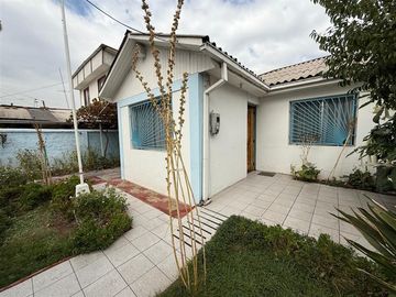 Casa en Venta en 9 de enero 02752