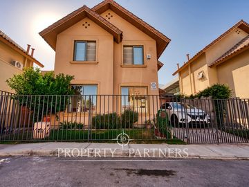 Venta de Casa en Condominio, excelente conectividad en Sector Quebrada de Macul, Peñalolén